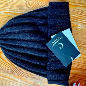 Black cashmere hat